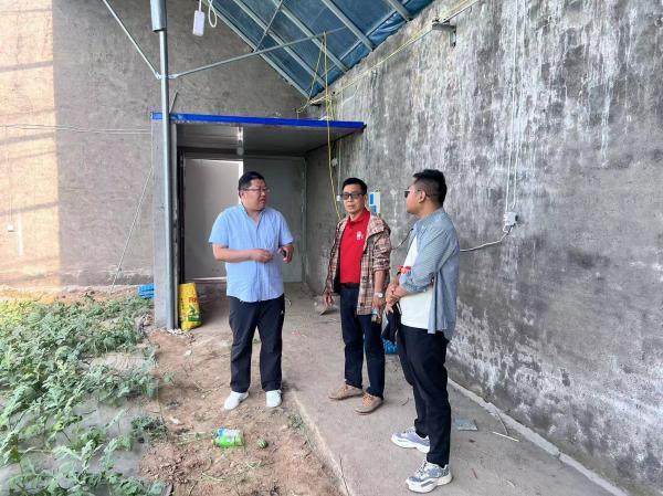 砀山县工商联联合县农业银行,县乡村振兴局深入良梨镇桃源村,朱楼镇