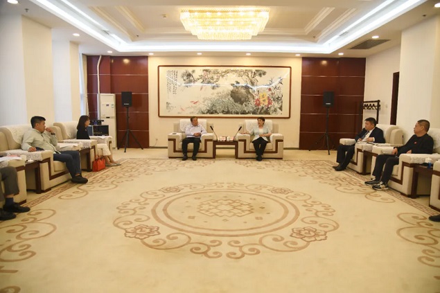 王翠凤会见马来西亚国会议员陈国伟一行