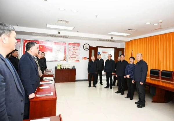 省政协党组书记、主席张西明带队走访省工商联机关